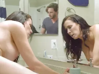 kızların porno vıdeoları sıkısıyor resmi