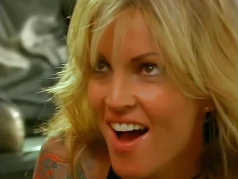Tur gezisinde tecavuz anna hutchison spartacus  resmi